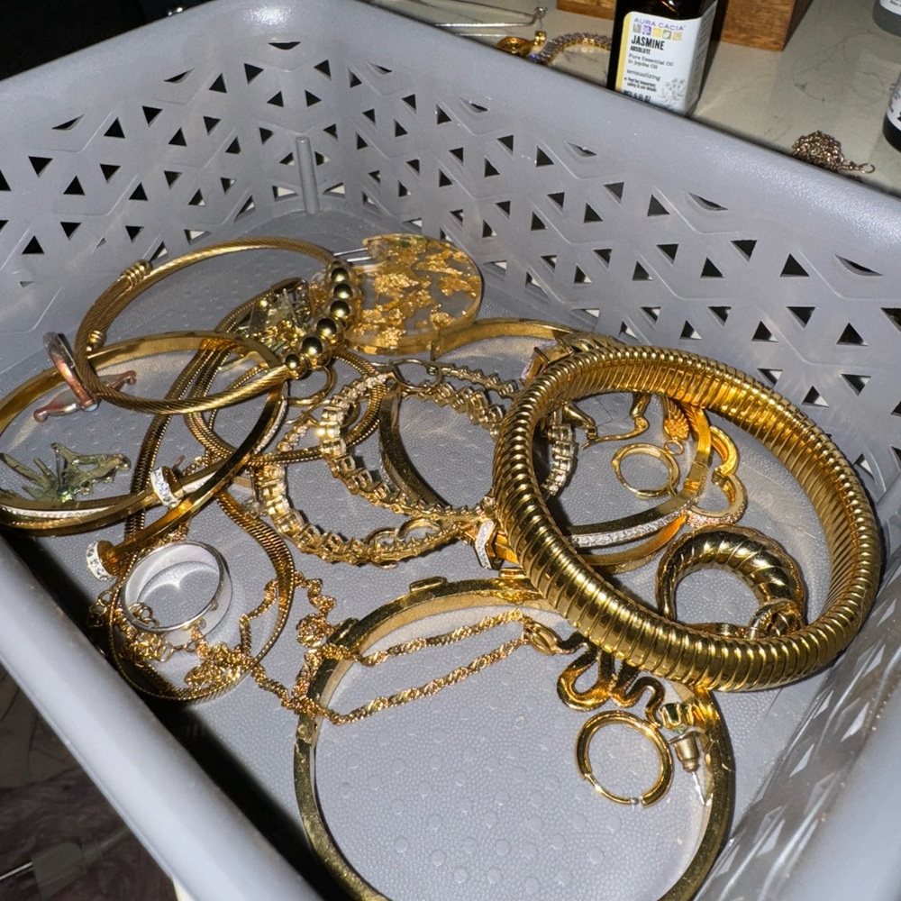 Elegant Gold-Tone Women's Jewelry Set